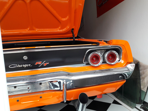 Charger Detailansicht vom Heck. R/T-Logo ist zwar ein Fake, aber dekorativ.